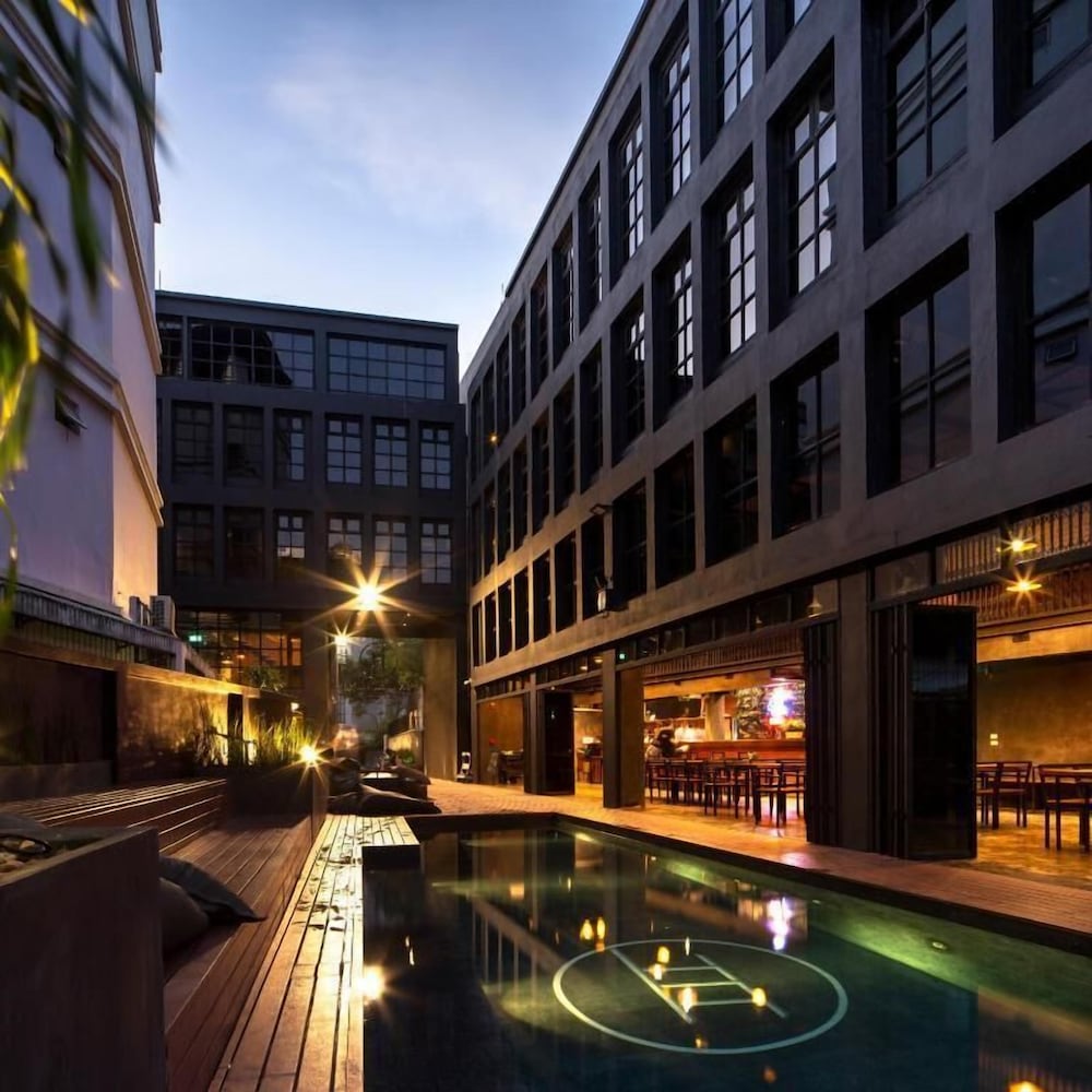BED STATION HOSTEL KHAOSAN