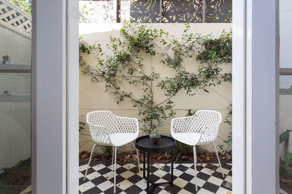 Boutique Studio Apartment in Heritage Home