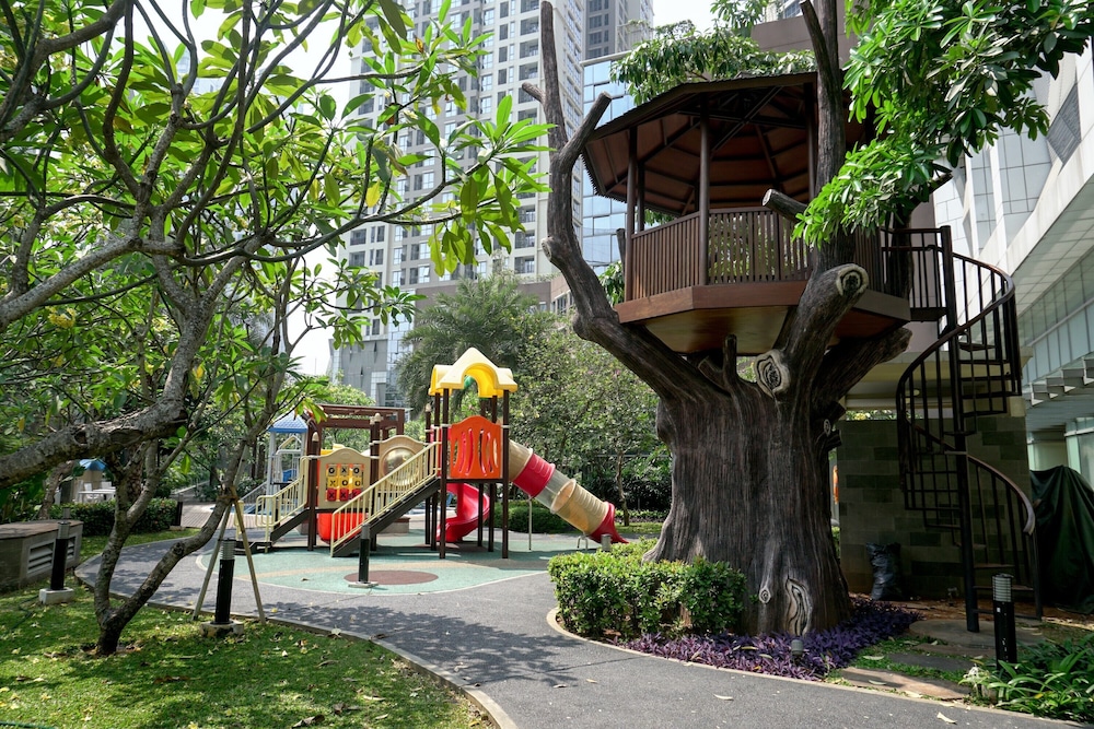 Fabulous and Strategic 2BR The Mansion Kemayoran Apartment view 3