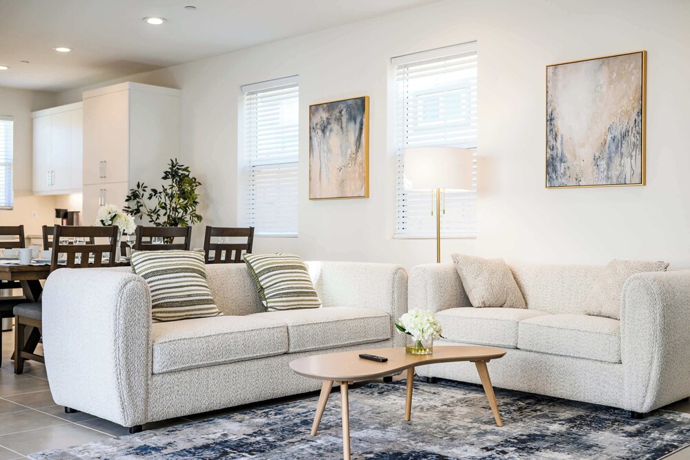 Stylish 3BR Oasis in Palm Desert Near El Paseo Zoo