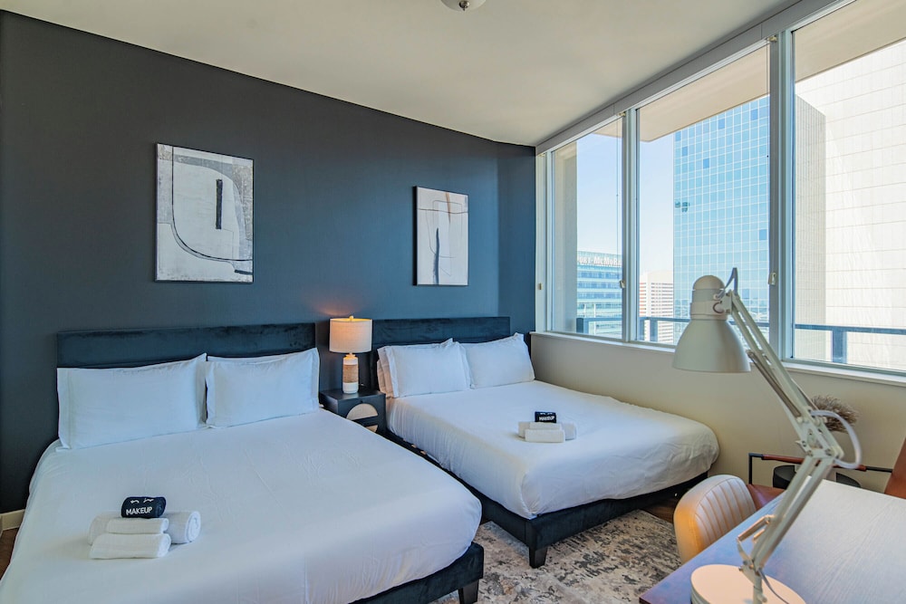ROVE LIVING/KL - 44 Monroe