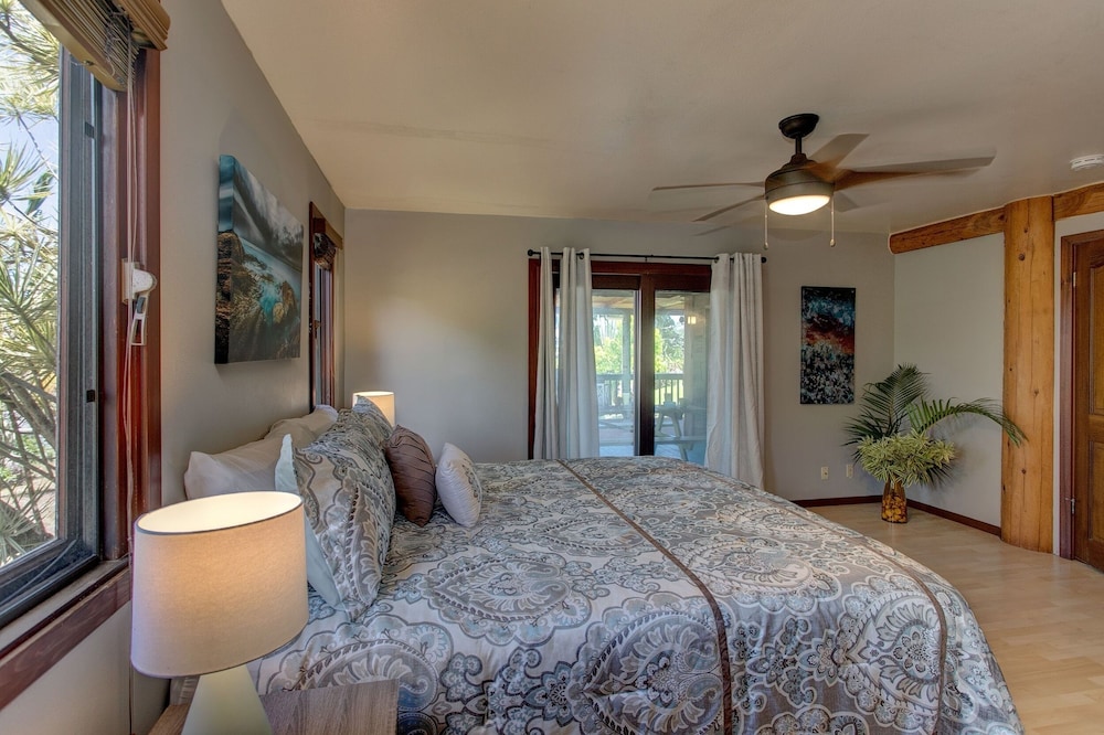 Hale Anuenue Nuku - The Rainbows End 3 Bedroom Home by RedAwning view 5