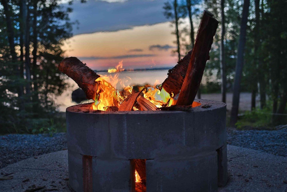 Lakepoint Cottage Resort