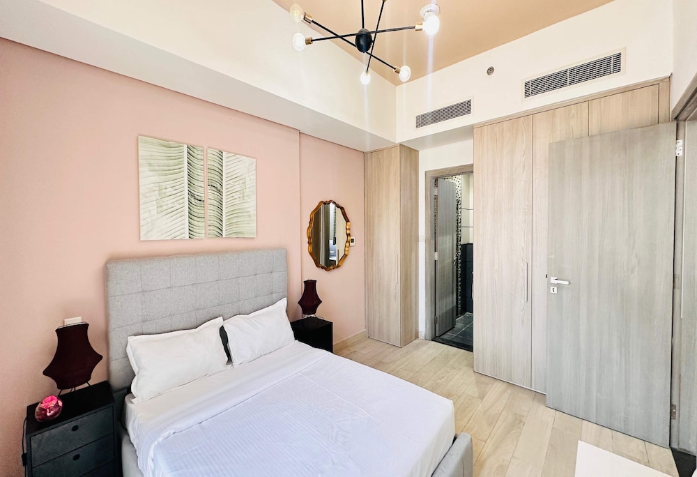 OYO HOME 1366 Standard One Bedroom Jvc