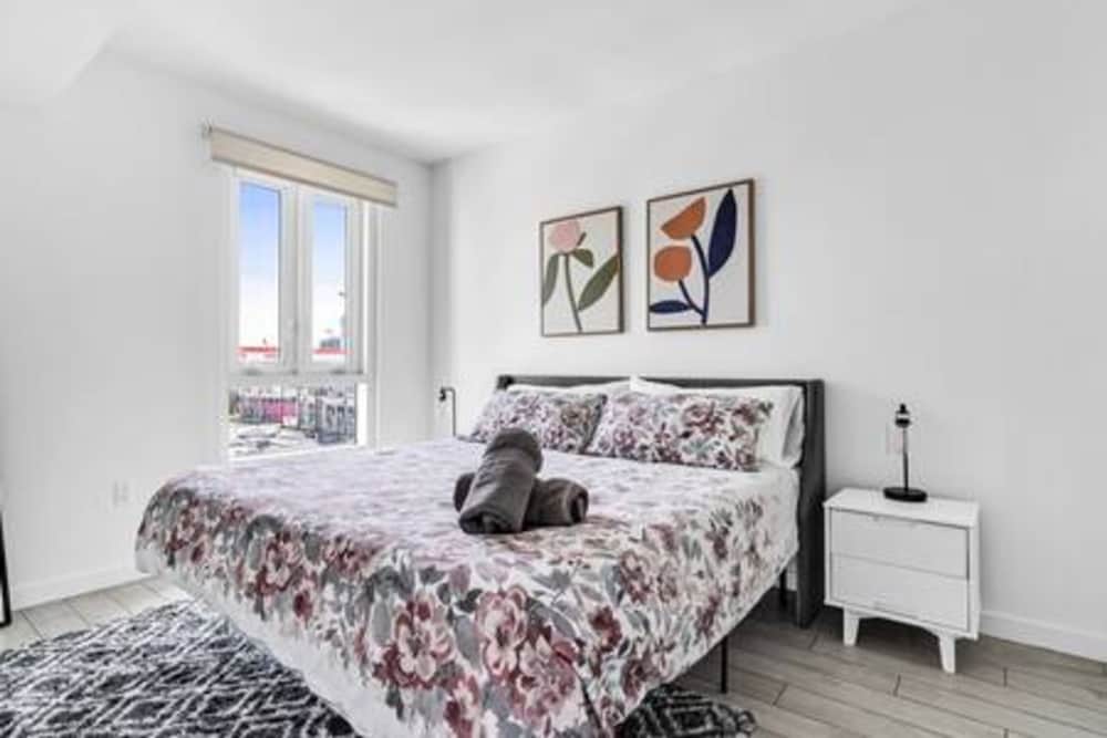 Modern 1BR Apt In Edgewater Free Parking