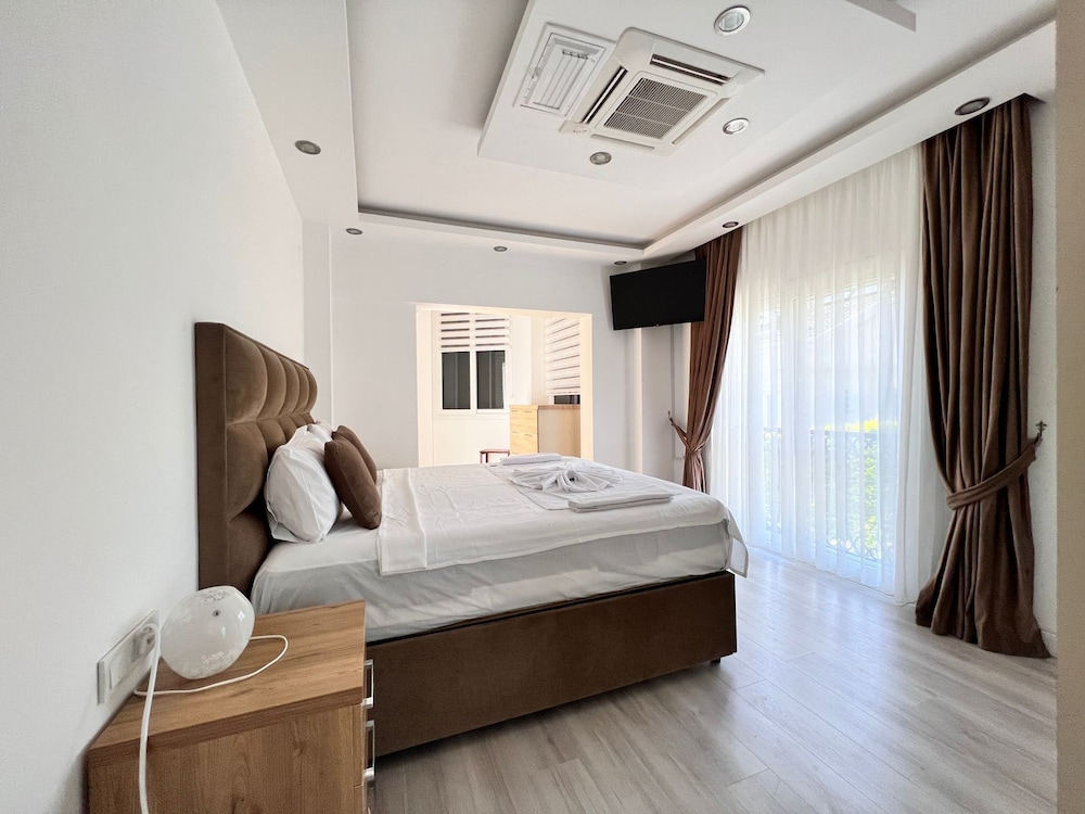 Luxury 7-bed Villa With Pool and Jacuzzi, Fethiye