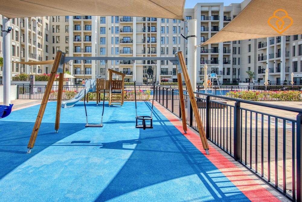 1 B/R Apt 411 Hayat Boulevard Townsquare