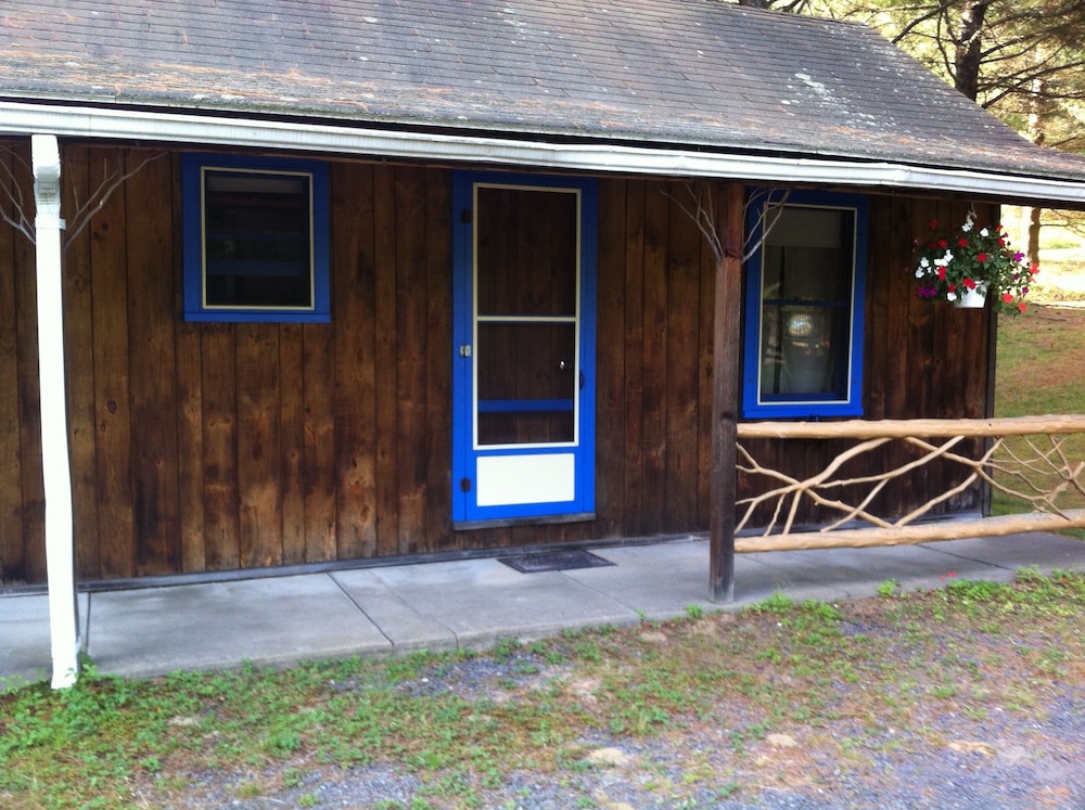 Blueberry Hill Motel