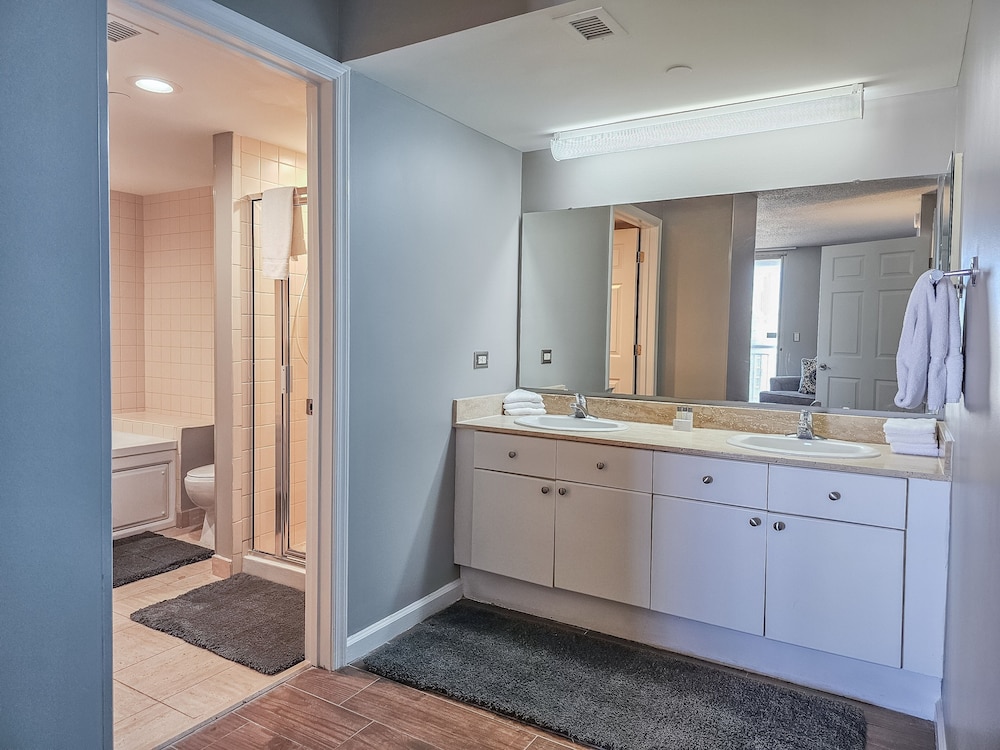 1707 Brighton, impressively remodeled, 3 bedroom ocean view 3 Condo
