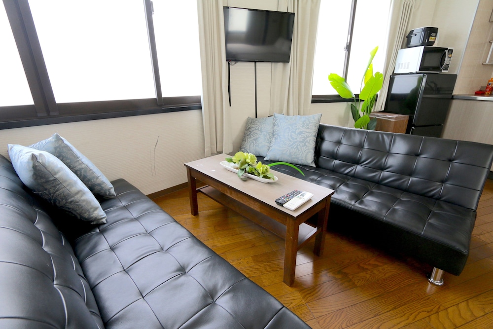 Guest House Liz Nakazaki-cho
