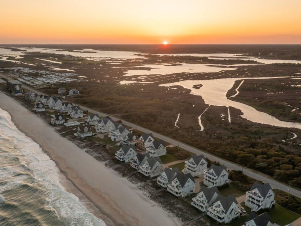 Ocean's Edge by Topsail Realty