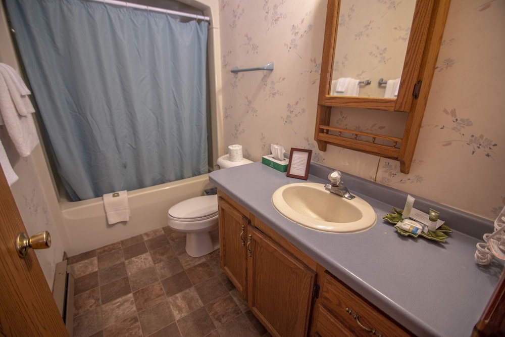 Ridges Inn & Suites