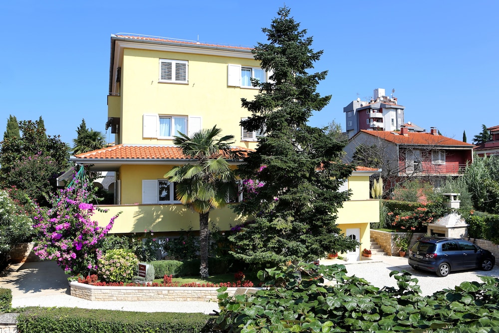 Apartments Davorka