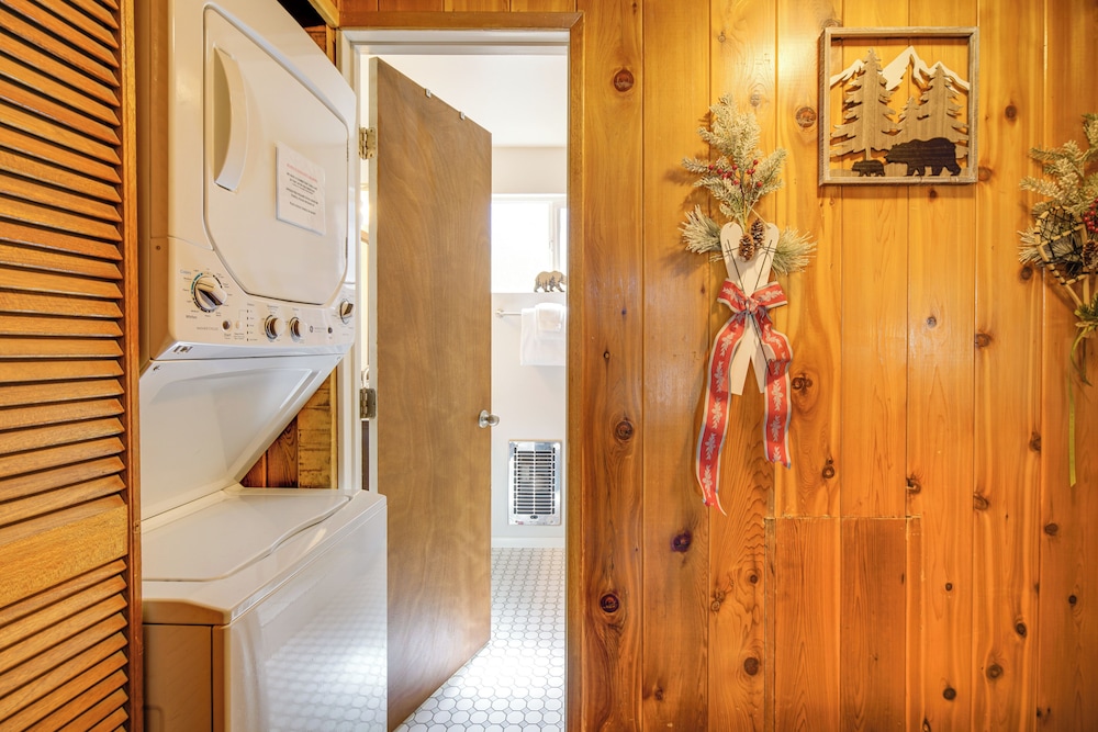 5 Mi to Big Bear Lake: Pet-friendly Gem Near Hikes