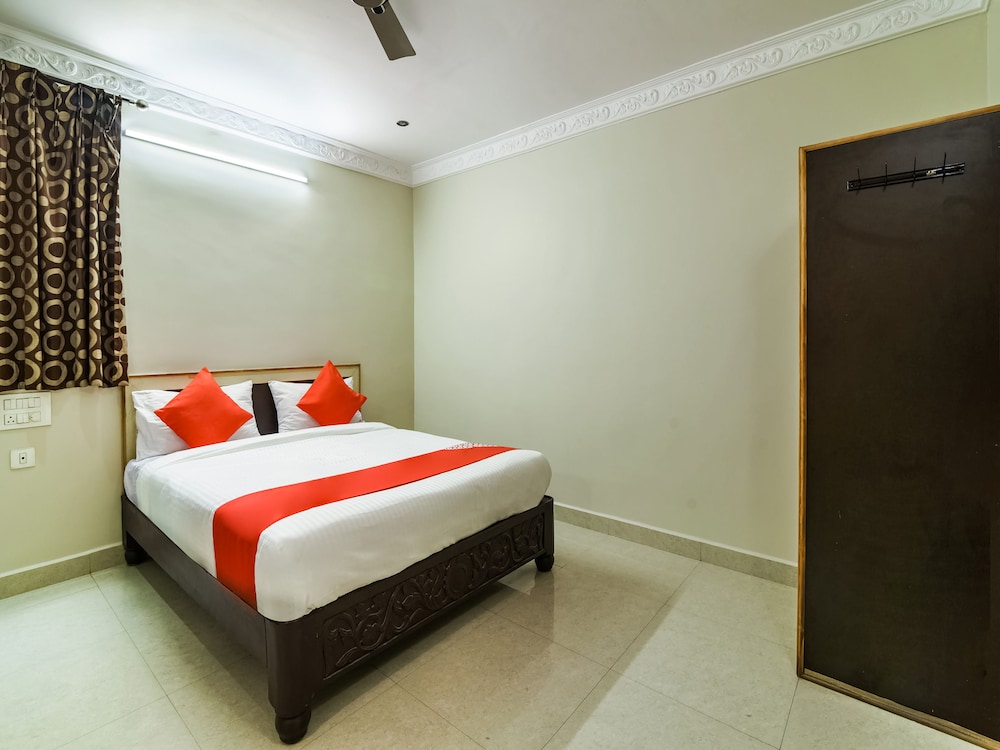 OYO 33010 Hotel Mmr Towers view 3
