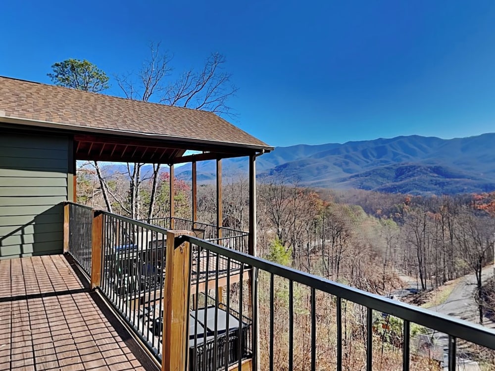 The Squirrel's Nest by Jackson Mountain Rentals