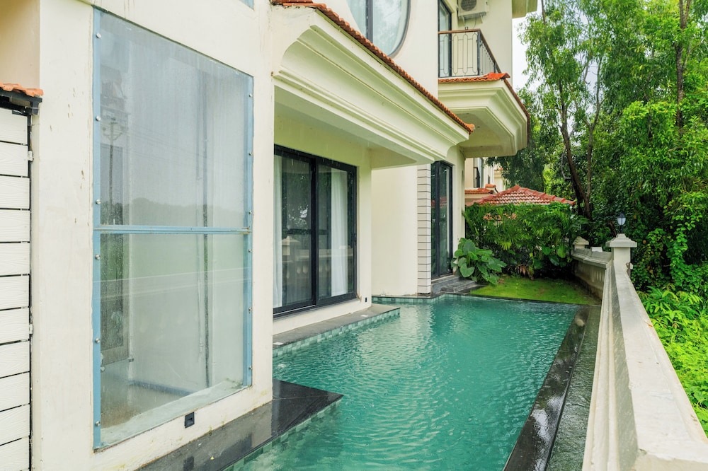 Water Edge by Akama Homes- 4Bhk Luxe