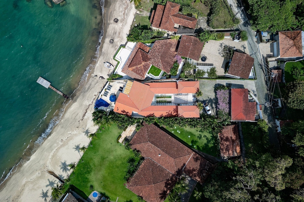 Angra - Mombaça | Mansão Espetacular Beira-Mar, 7 Suites - por Casapē Rio