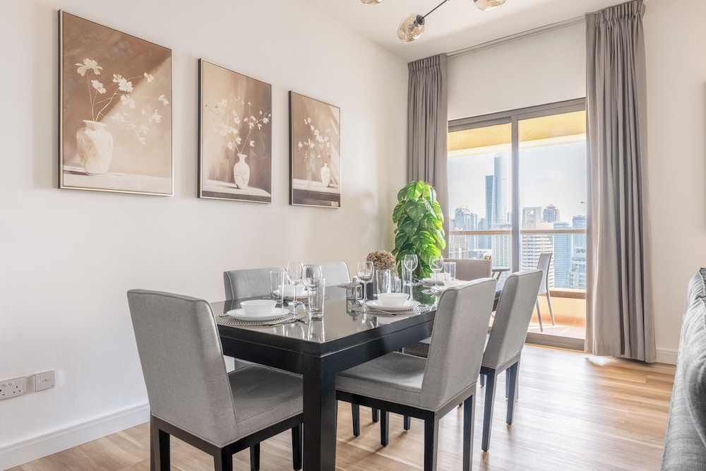 Luxe Marina View Retreat - 2BDRM