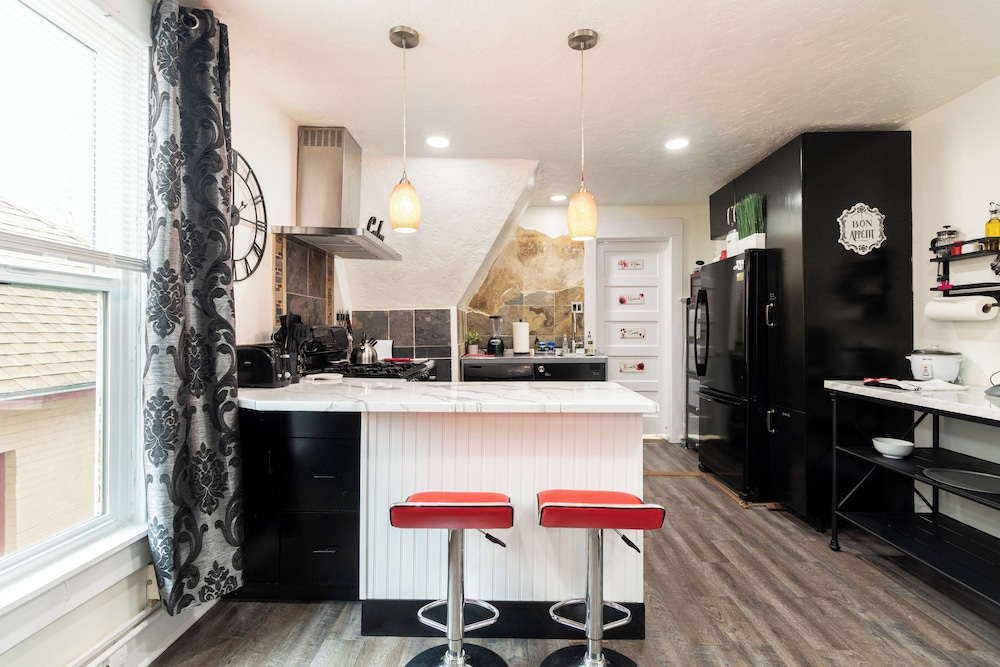 Beehive by Cloud Dream Homes
