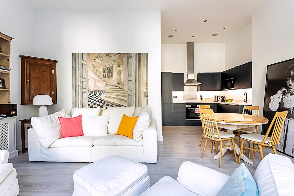 Elegant 3 bed Apartment in Earls Court