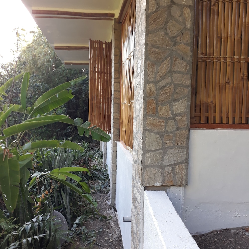 Bahay Isla Sanctuario