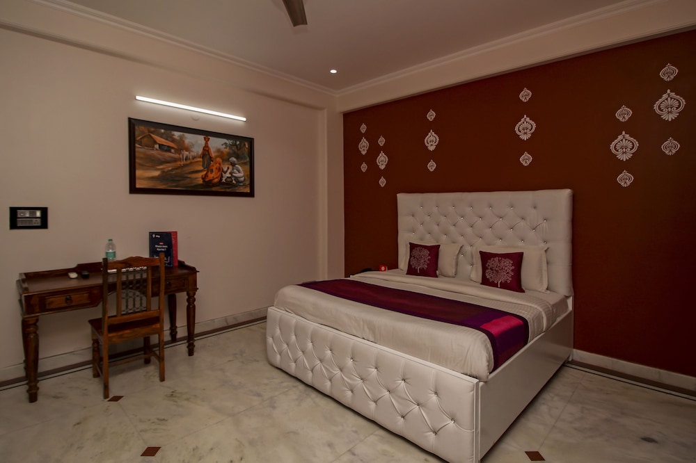 OYO 8430 Absin Hospitality