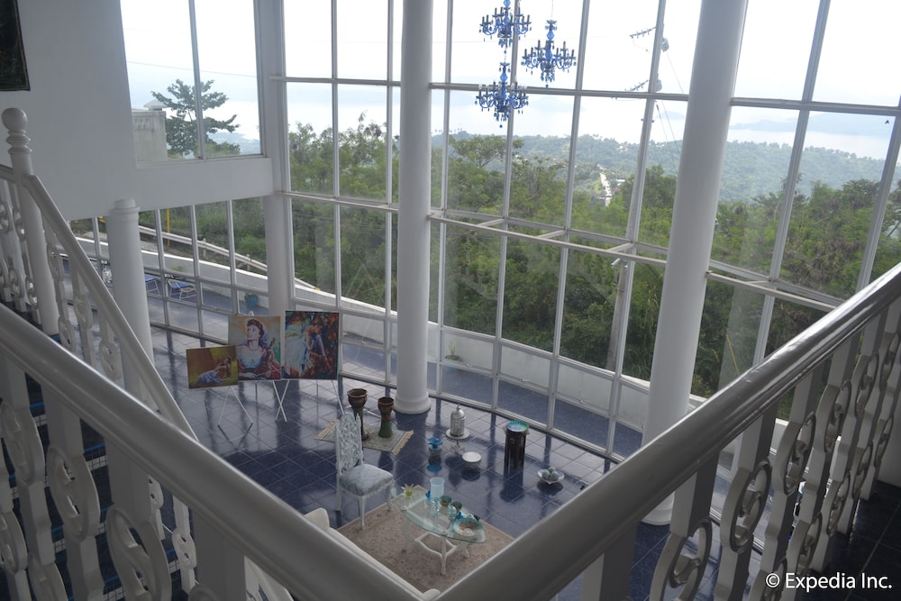 Costiera Fermiliana Tagaytay