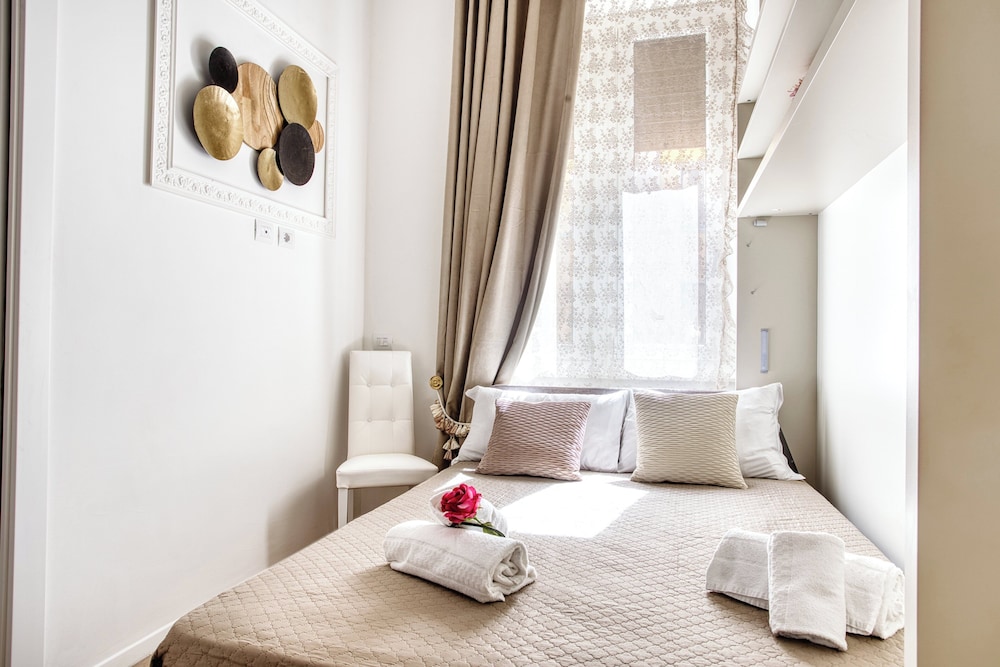 Old Milan Navigli Family Apartments