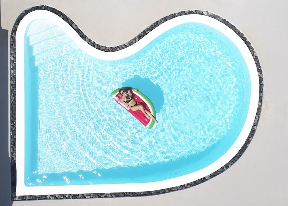 Amor Hideaway Villas