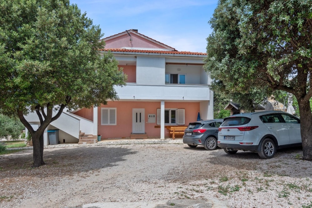 Uga2 - 70m From the Beach - A2-prizemlje view 4