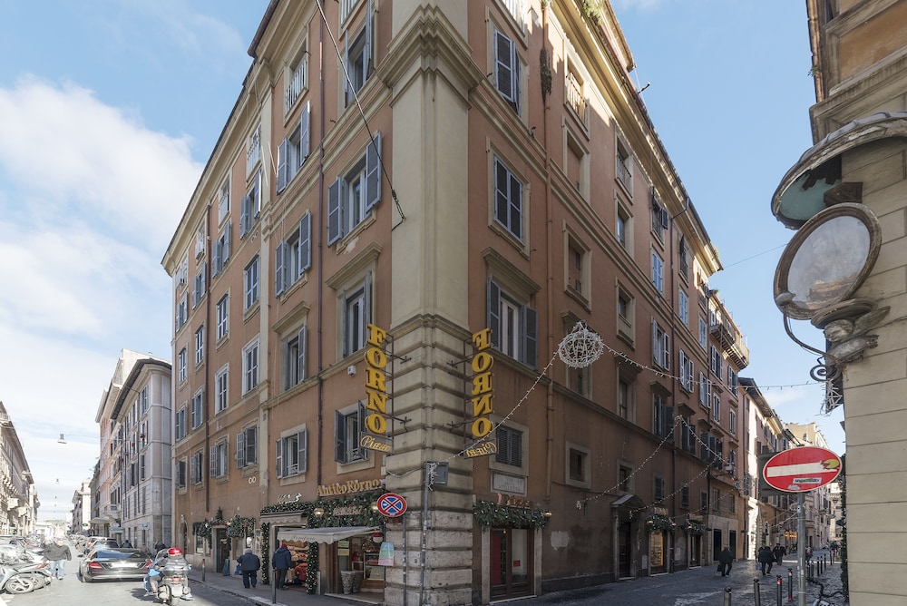 Montecitorio & Pantheon Stylish Flat