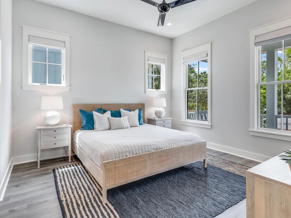 Honeybee by Southern Vacation Rentals