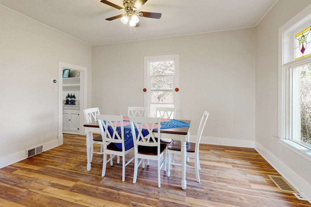 2BR Home w/ Mountain View, W & D, Private Yard