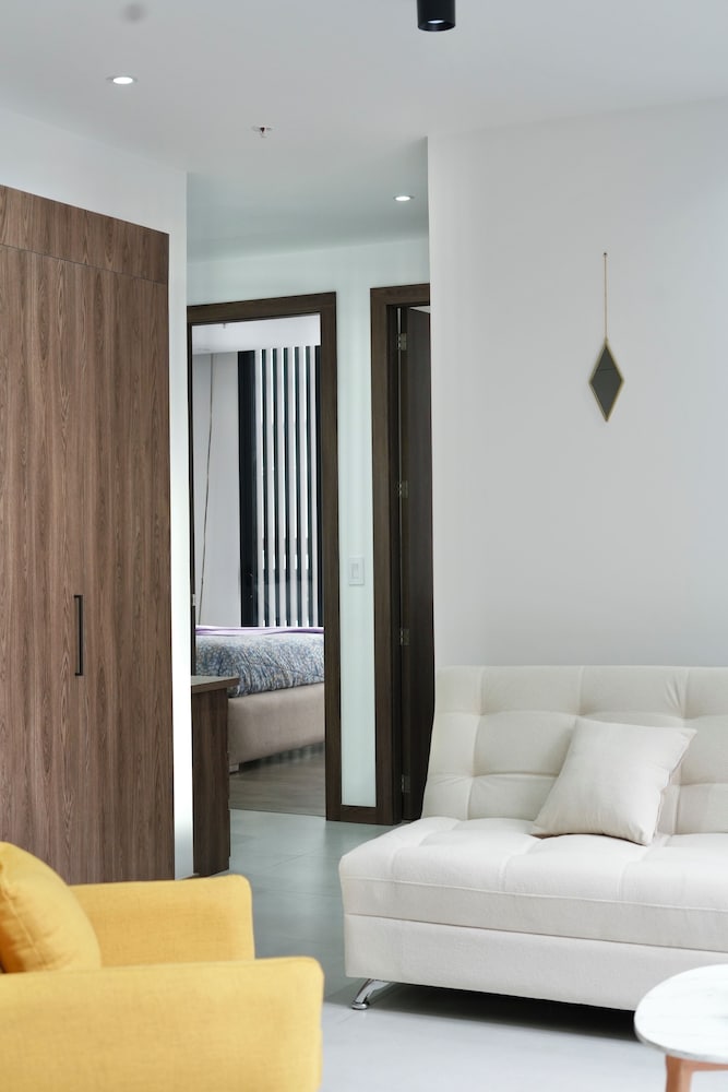 Seis Residences