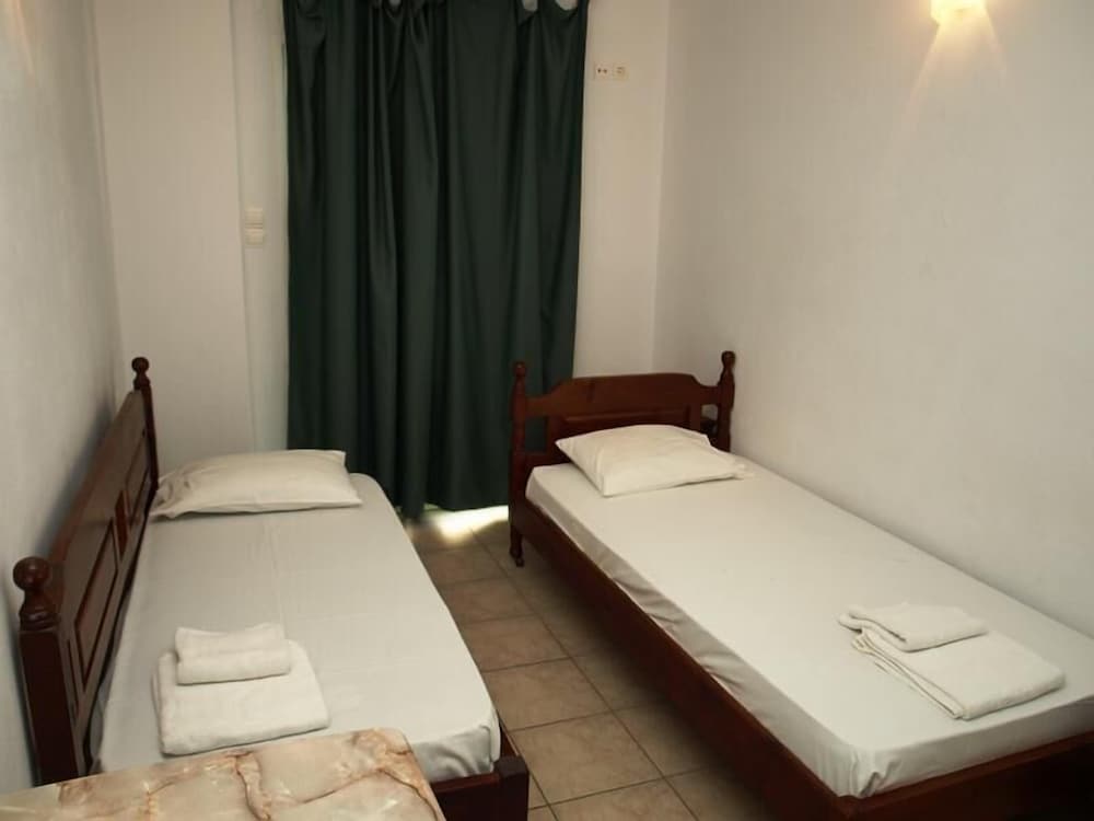 Haris Apartments