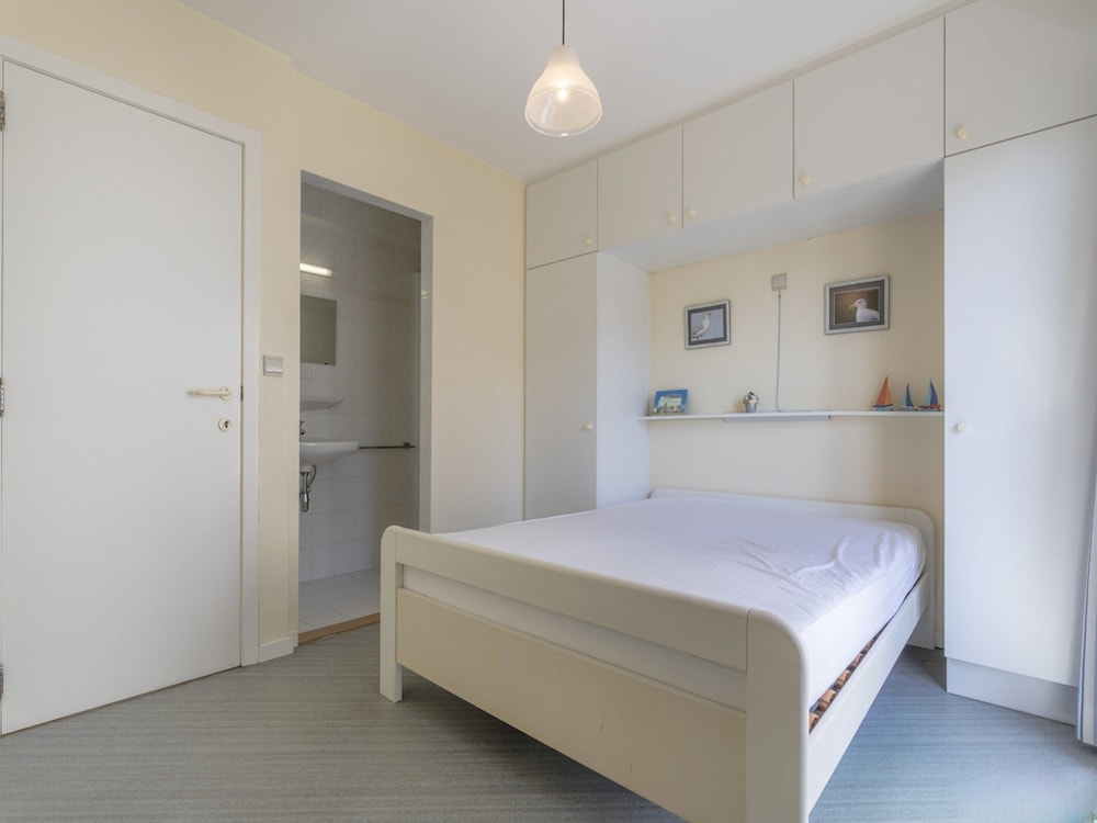 Pleasant Flat on Seafront With Terrace