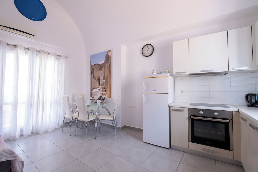 ADELPHI APARTMENTS