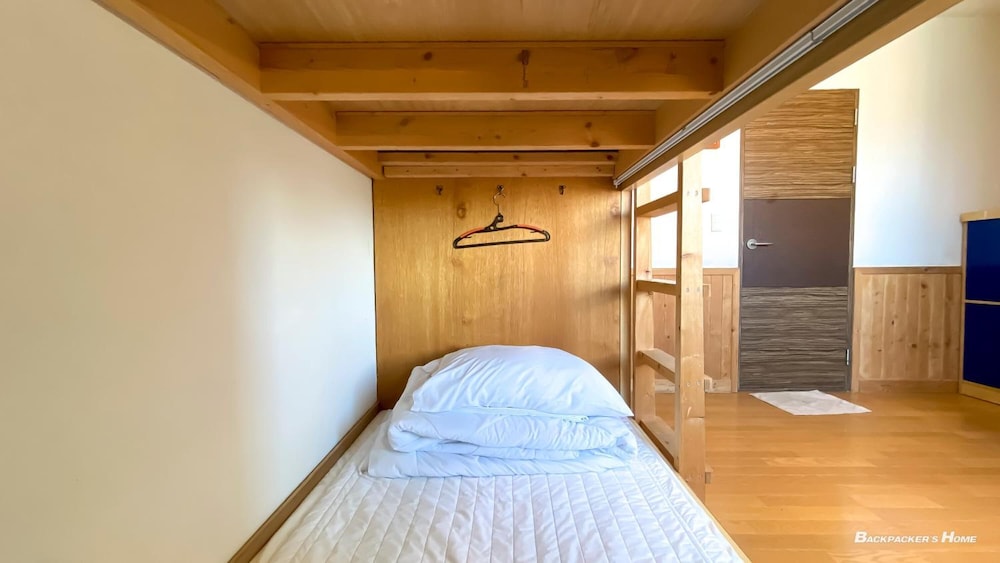 Backpacker's Home 21