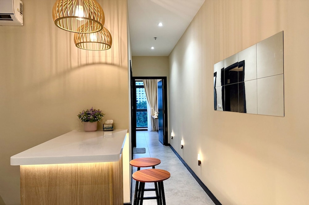 Neu Suites Horizon View Apartments