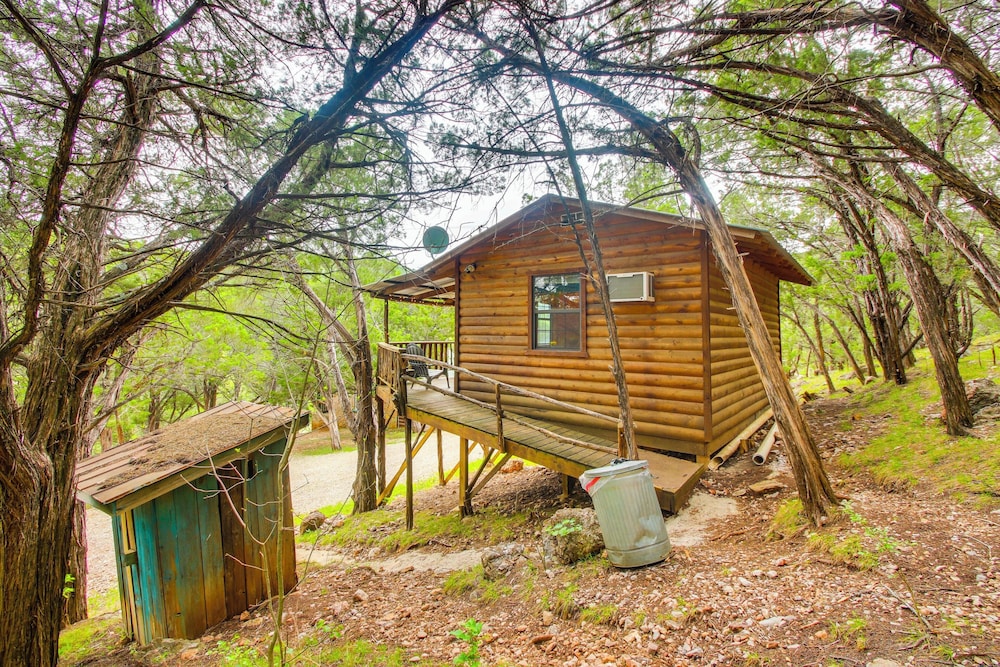 Cedar Falls Cabins #6: Hillside w/ Views!
