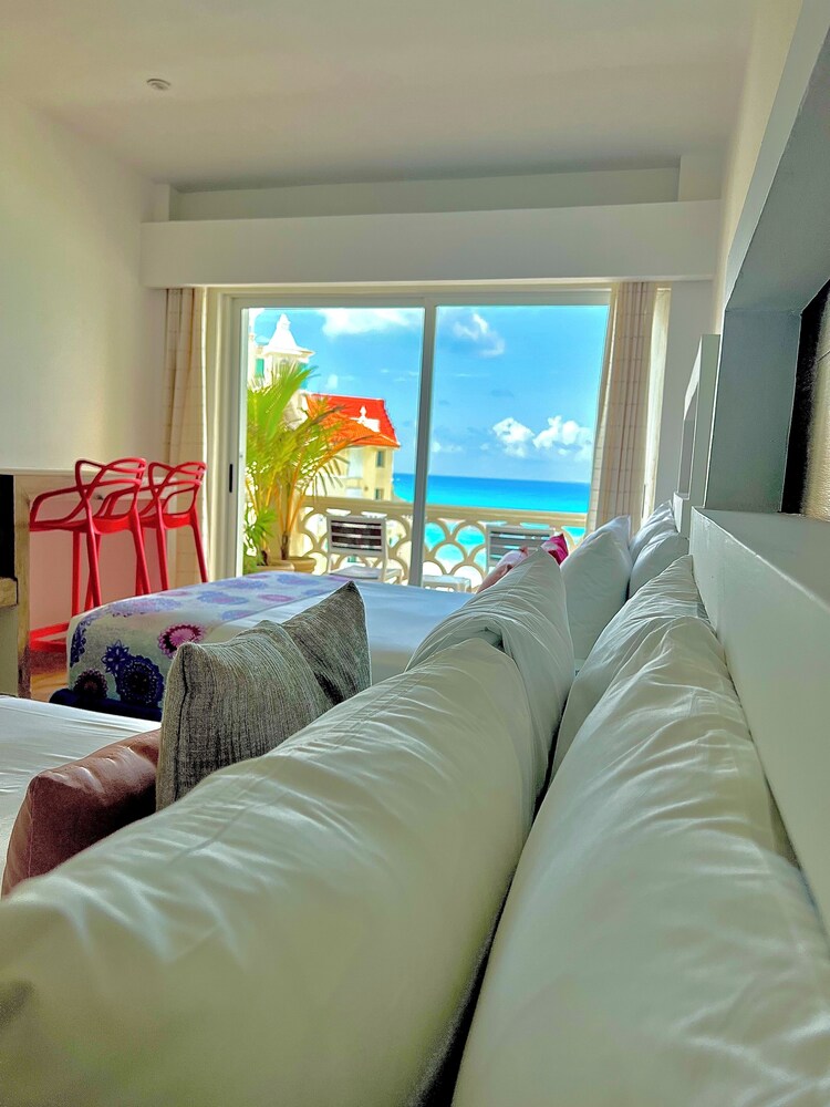OvaCancun Apartments
