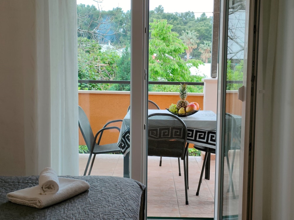 A4 Beachfront apt With big Terrace and sea View view 5
