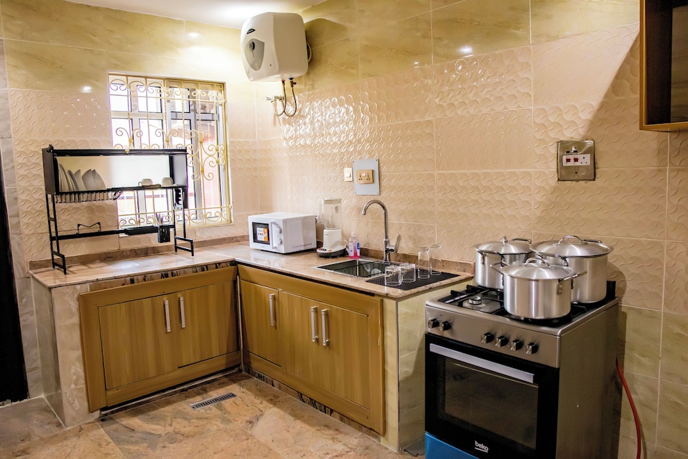 Villa Hilton Hotels & Apartments