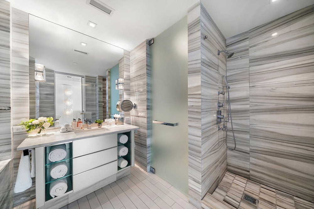 Luxury Vacation Rentals in South Beach by LRMB