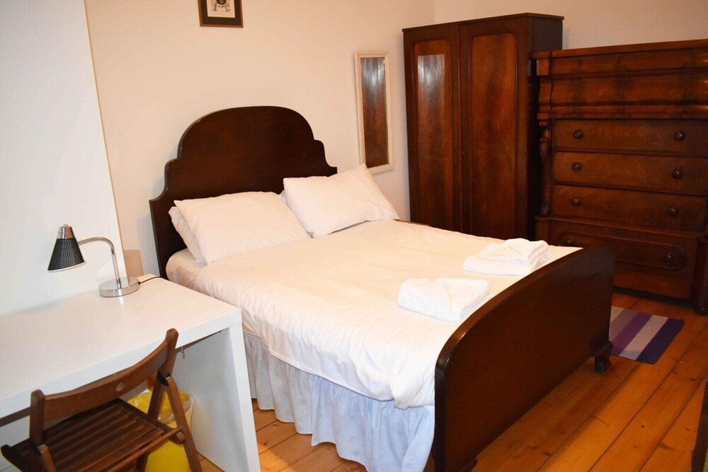Traditional Apartment oer the Meadows