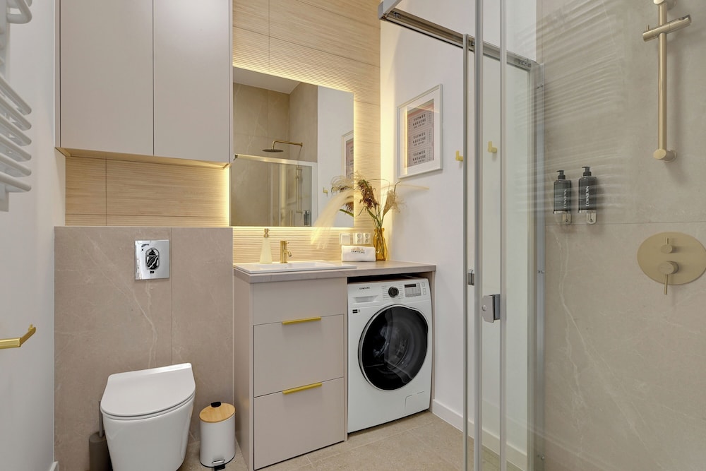 Doki Living - Foodhall & Parking by Downtown Apartments