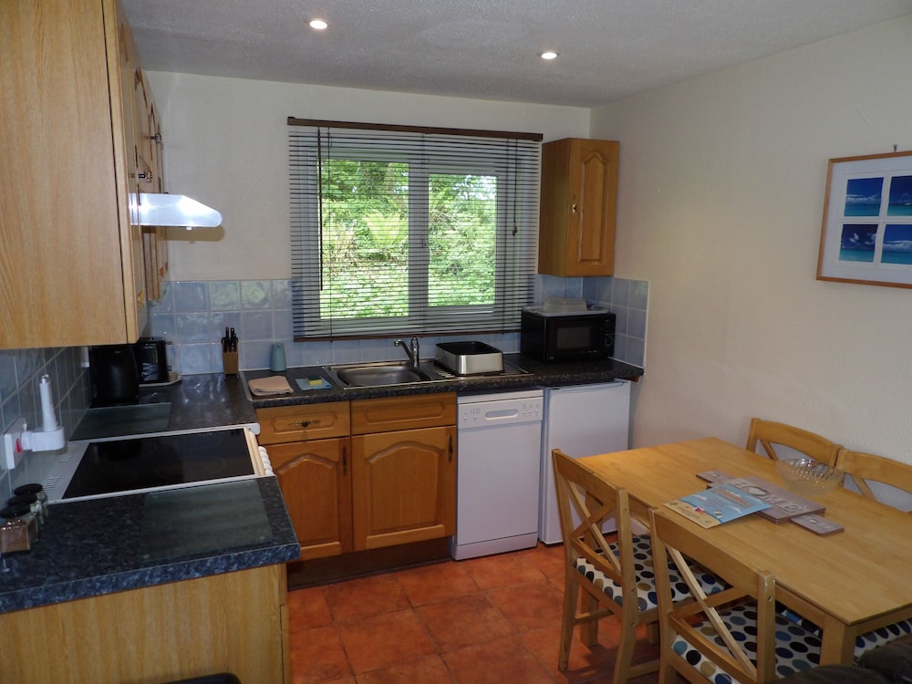 79 Hengar Manor view 4