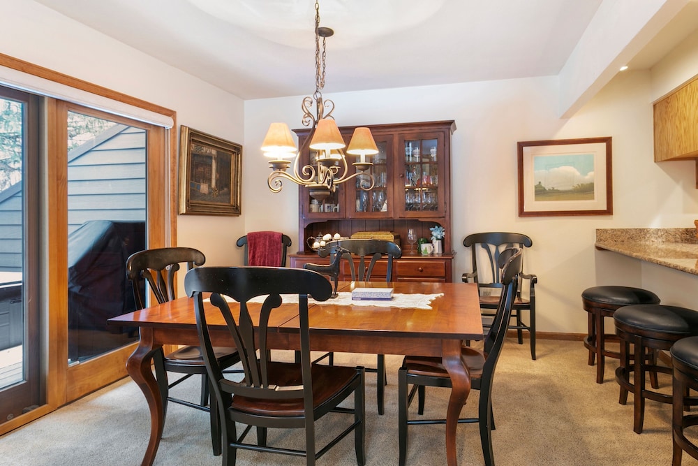 I1 Gore Creek Meadows 4 Bedroom Townhouse