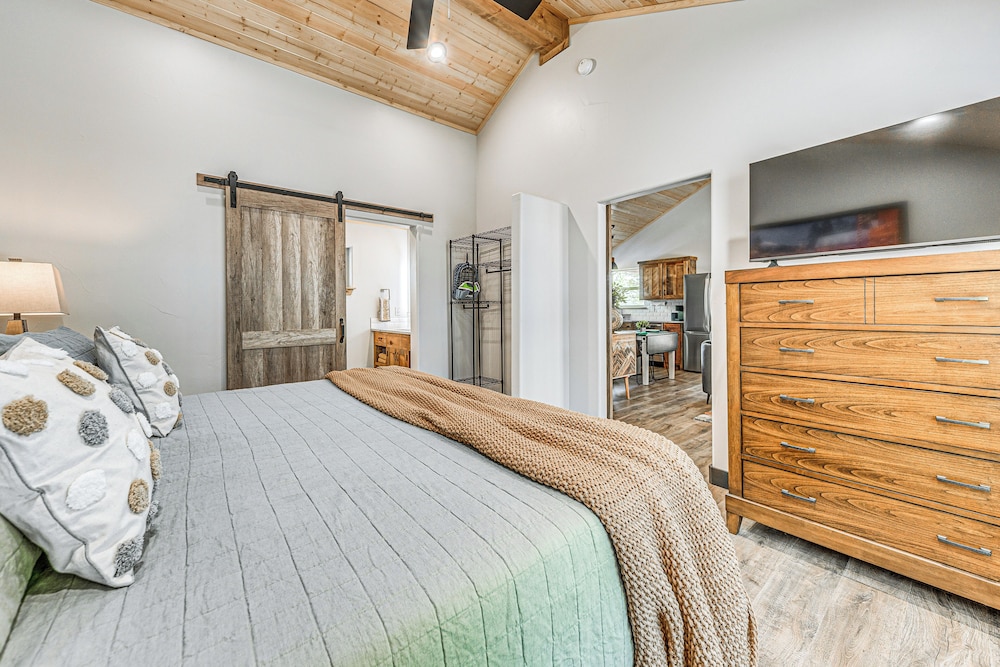 Walkable Location & Scenic Views: Ruidoso Cabin!